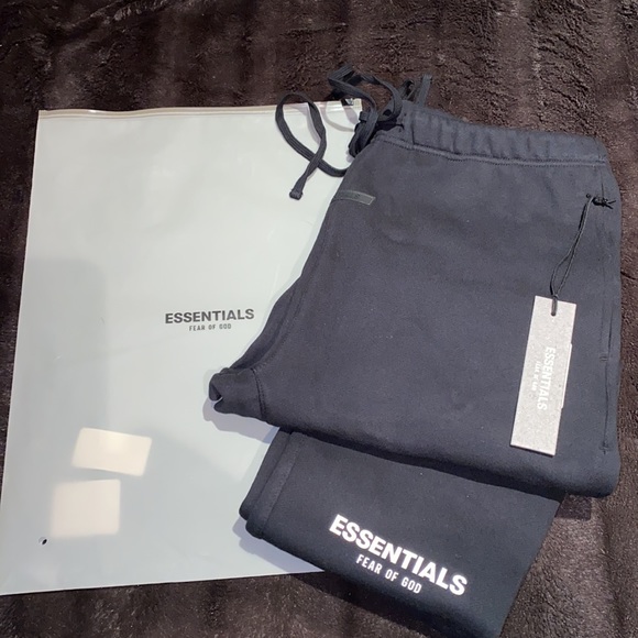 SOLD L3 NWT Fear of God ESSENTIALS Logo S Sweat Pants joggers Black Stretch Limo - Picture 2 of 6